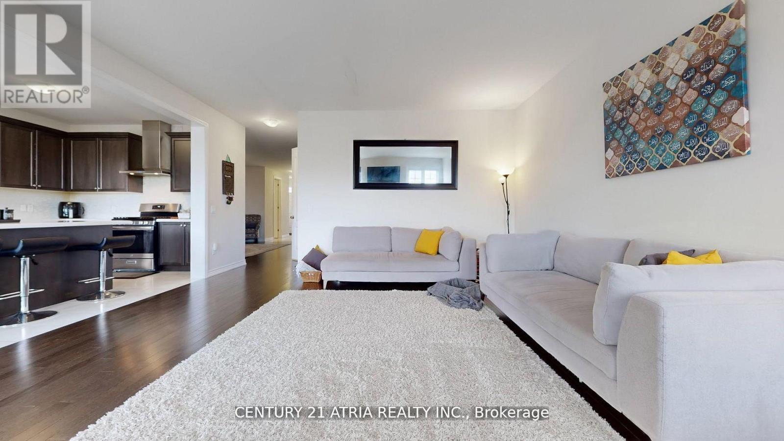 101 Bonnieglen Farm Boulevard, Caledon, Ontario L7C 4B7 - Photo 9 - W12536496