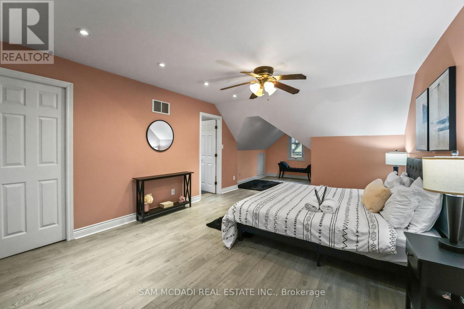 64 Wanita Road, Mississauga, Ontario  L5G 1B6 - Photo 22 - W12536524