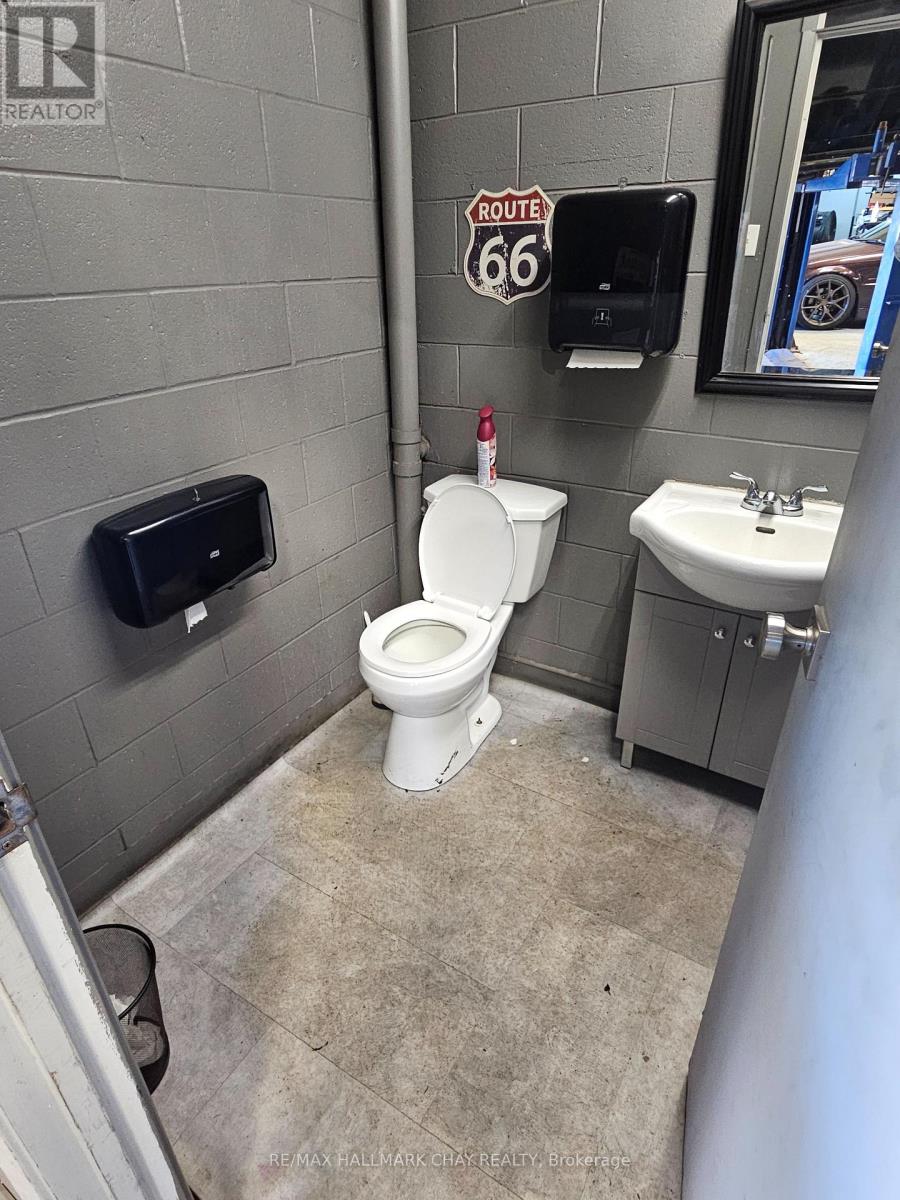 3&4 - 25 Hart Drive, Barrie, Ontario  L4N 5R8 - Photo 5 - S12533796