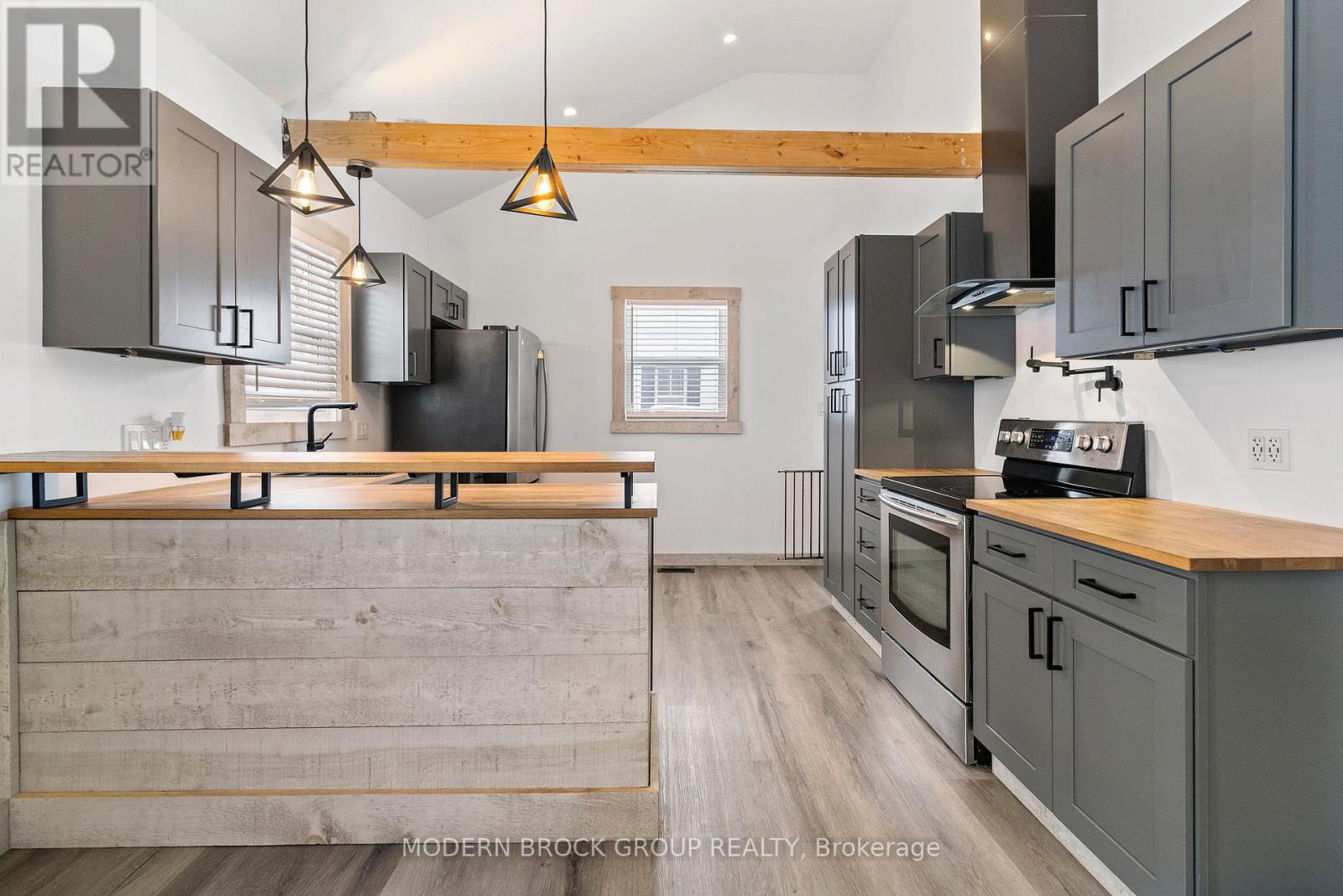 11 Main Street W, Athens, Ontario K0E 1B0 - Photo 12 - X12536826