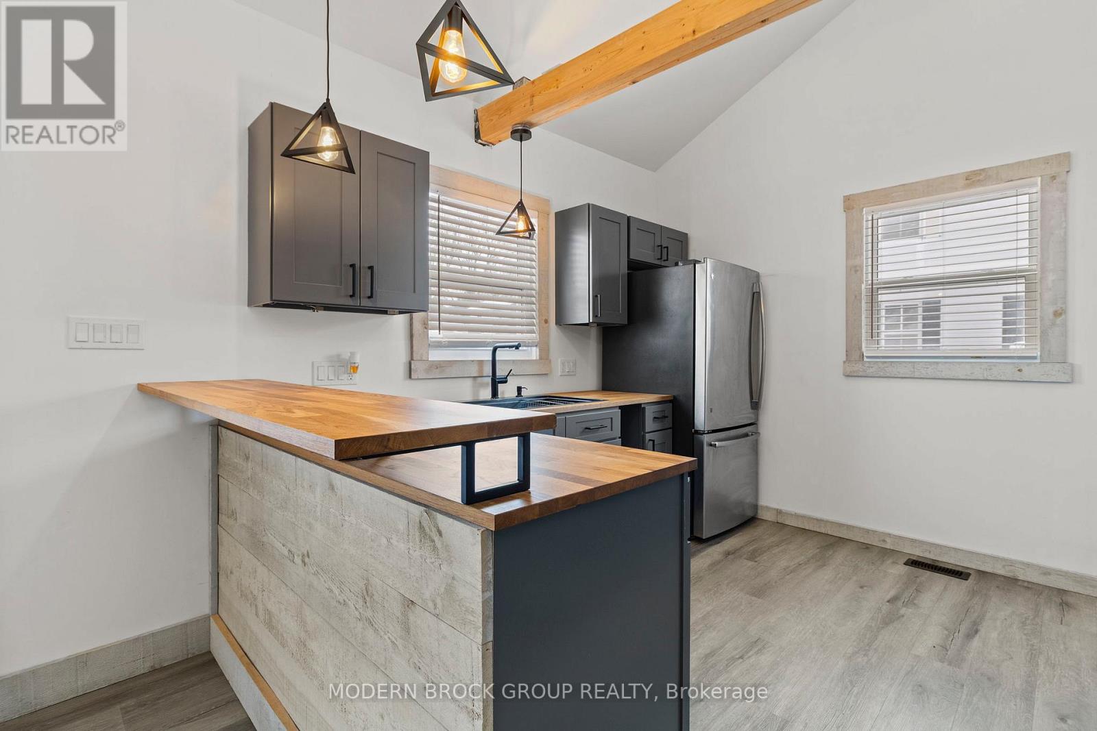 11 Main Street W, Athens, Ontario K0E 1B0 - Photo 16 - X12536826