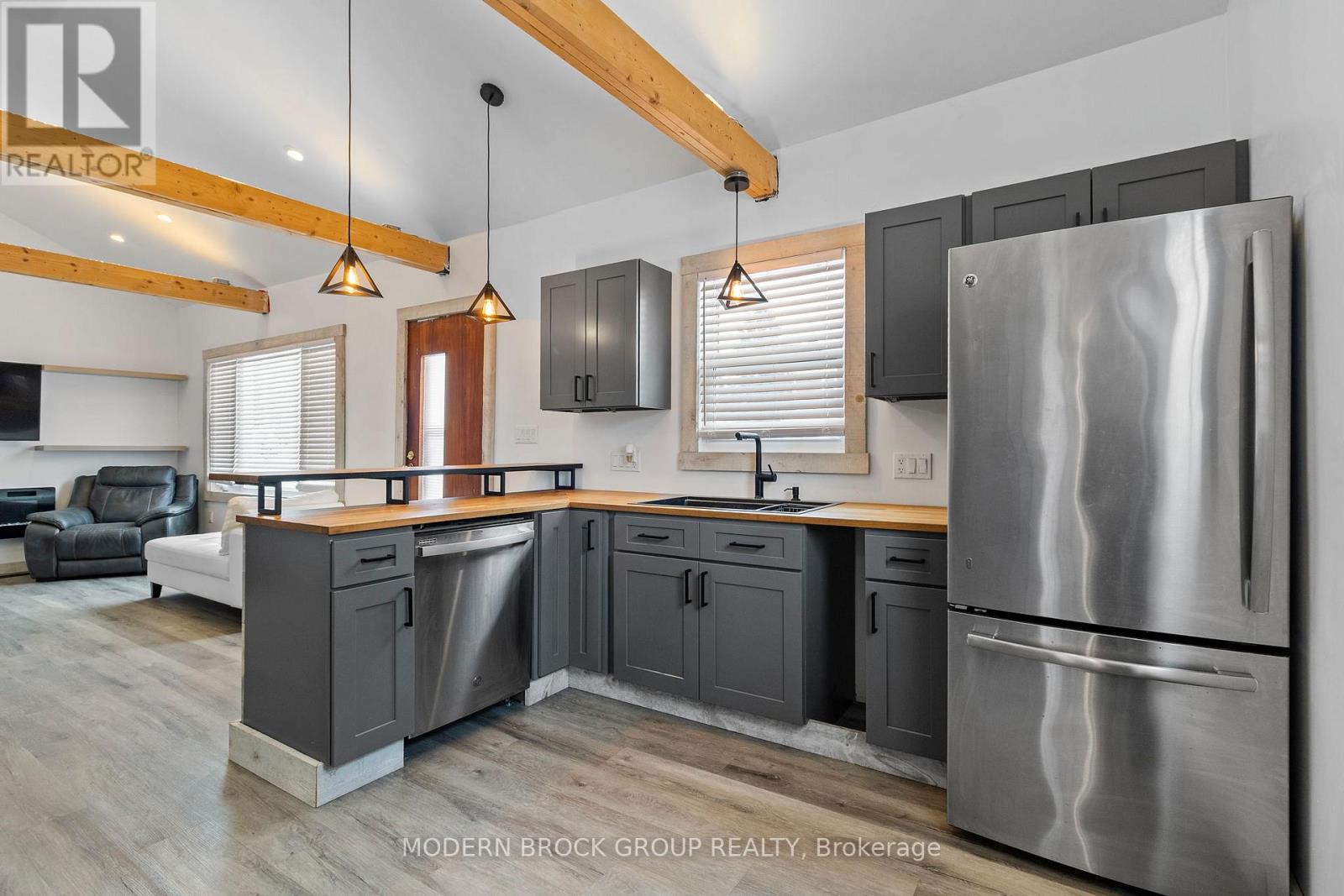 11 Main Street W, Athens, Ontario K0E 1B0 - Photo 17 - X12536826