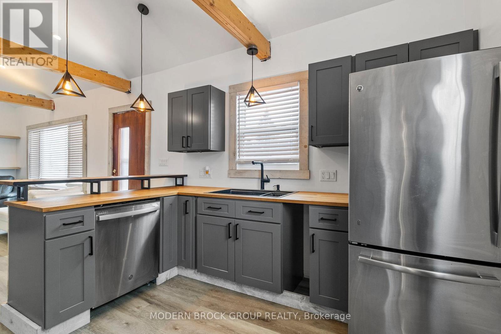 11 Main Street W, Athens, Ontario K0E 1B0 - Photo 18 - X12536826