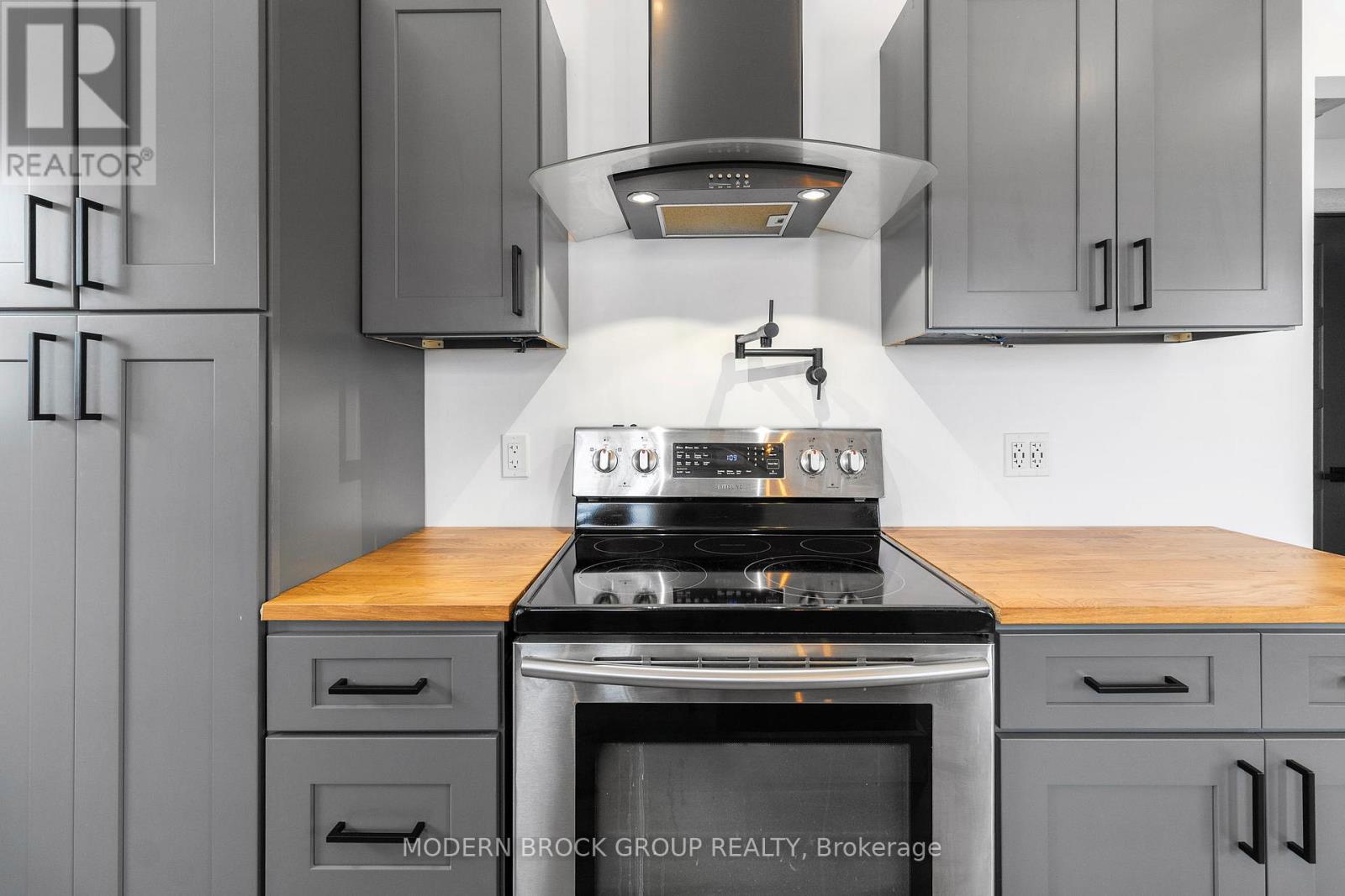 11 Main Street W, Athens, Ontario K0E 1B0 - Photo 22 - X12536826