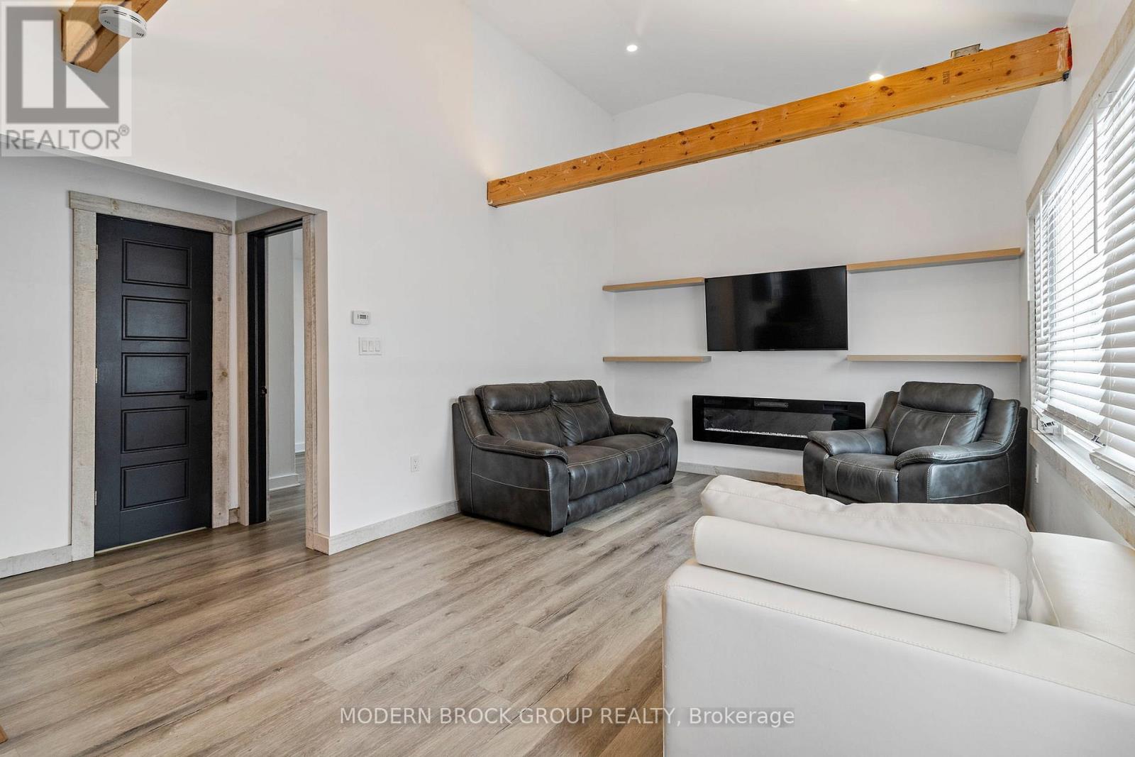 11 Main Street W, Athens, Ontario K0E 1B0 - Photo 24 - X12536826