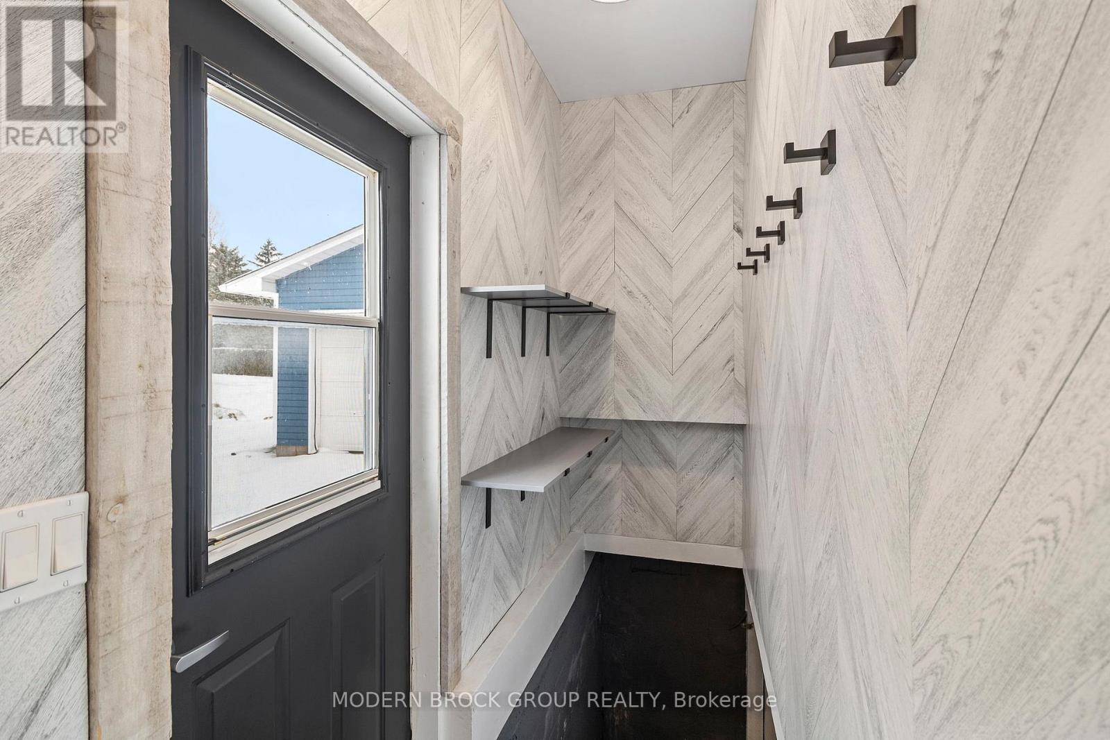 11 Main Street W, Athens, Ontario K0E 1B0 - Photo 37 - X12536826