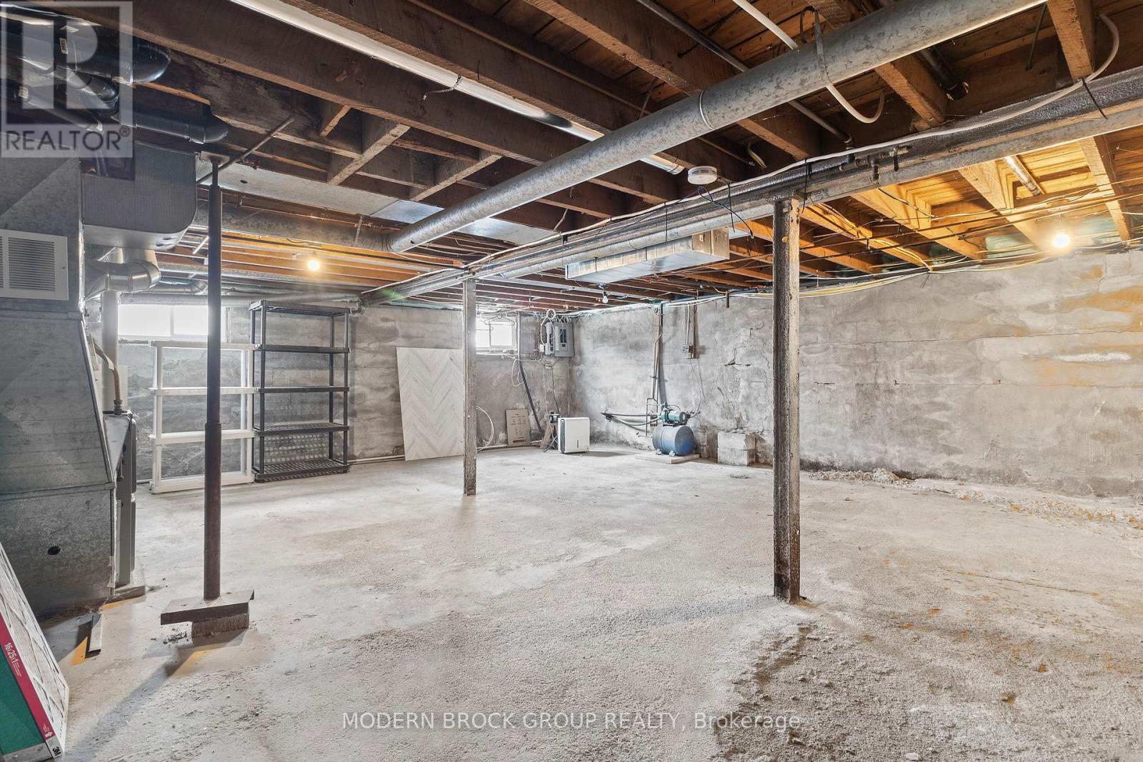 11 Main Street W, Athens, Ontario K0E 1B0 - Photo 38 - X12536826