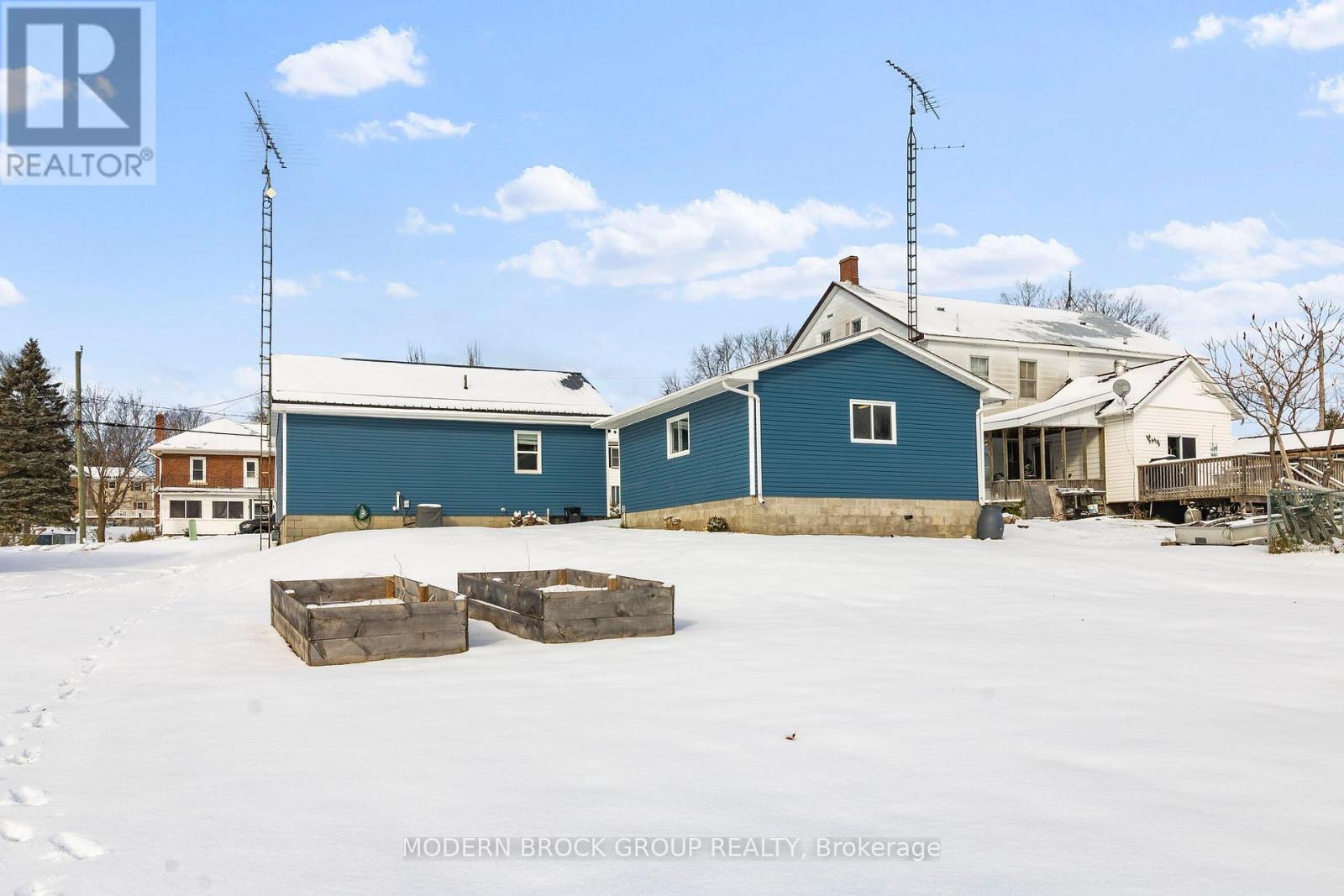 11 Main Street W, Athens, Ontario K0E 1B0 - Photo 4 - X12536826