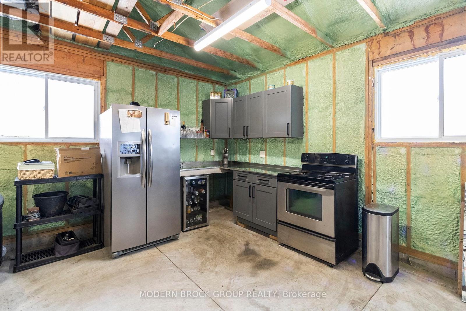 11 Main Street W, Athens, Ontario K0E 1B0 - Photo 44 - X12536826