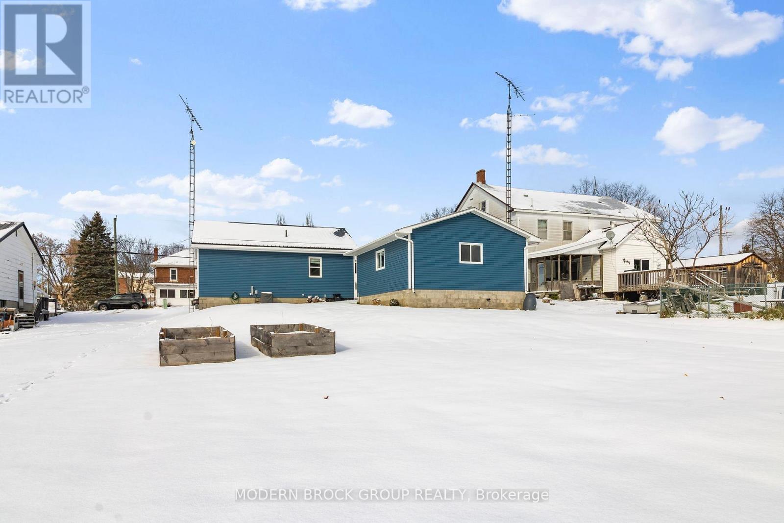 11 Main Street W, Athens, Ontario K0E 1B0 - Photo 45 - X12536826