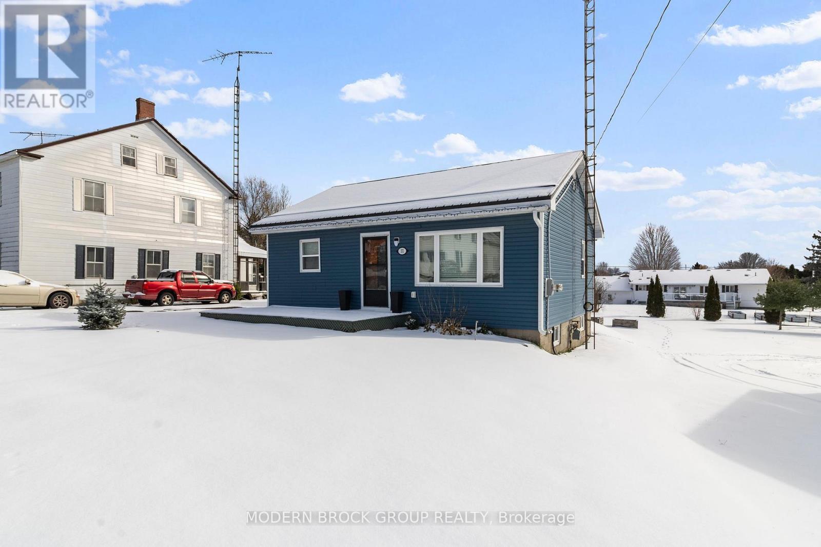 11 Main Street W, Athens, Ontario K0E 1B0 - Photo 48 - X12536826