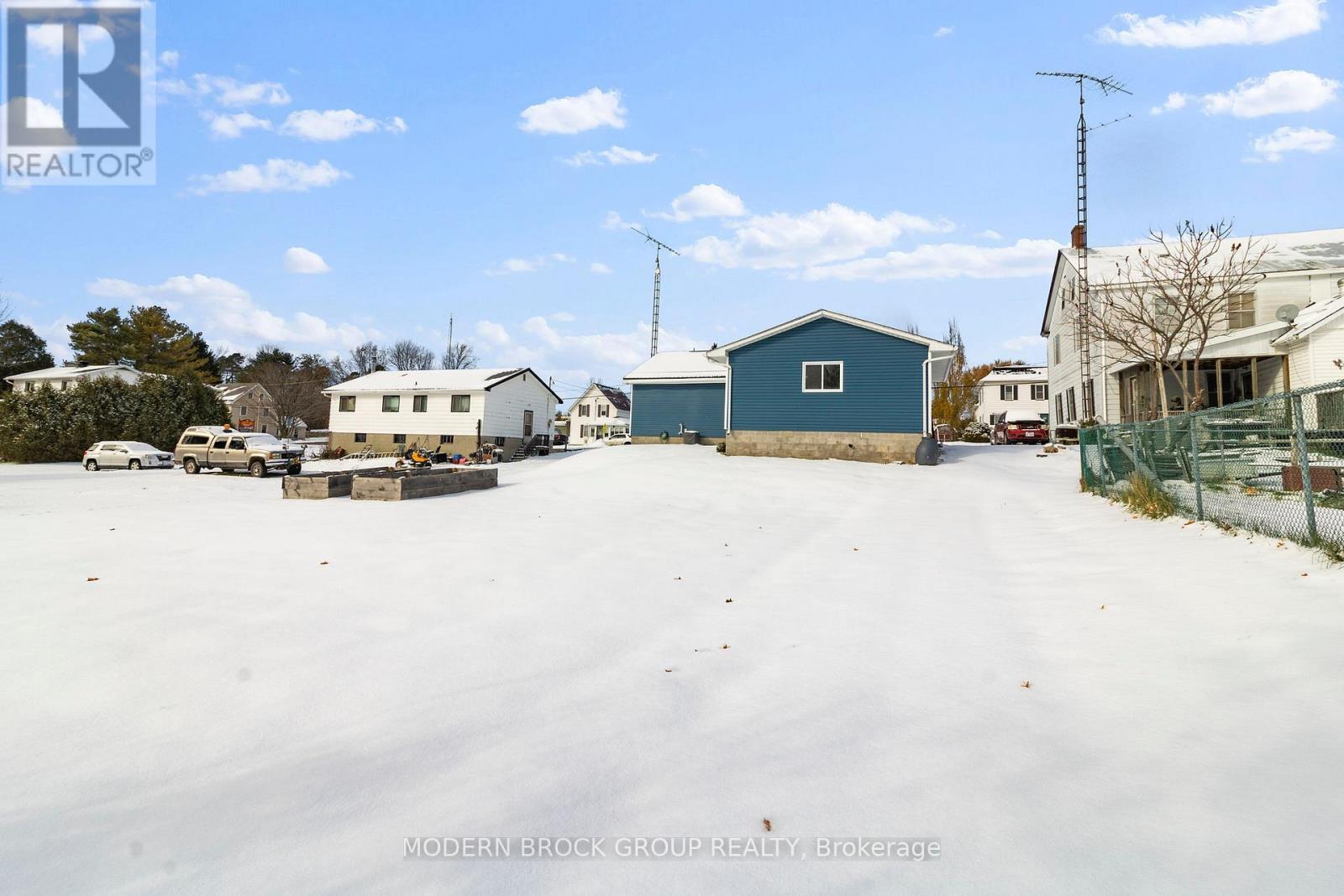 11 Main Street W, Athens, Ontario K0E 1B0 - Photo 5 - X12536826