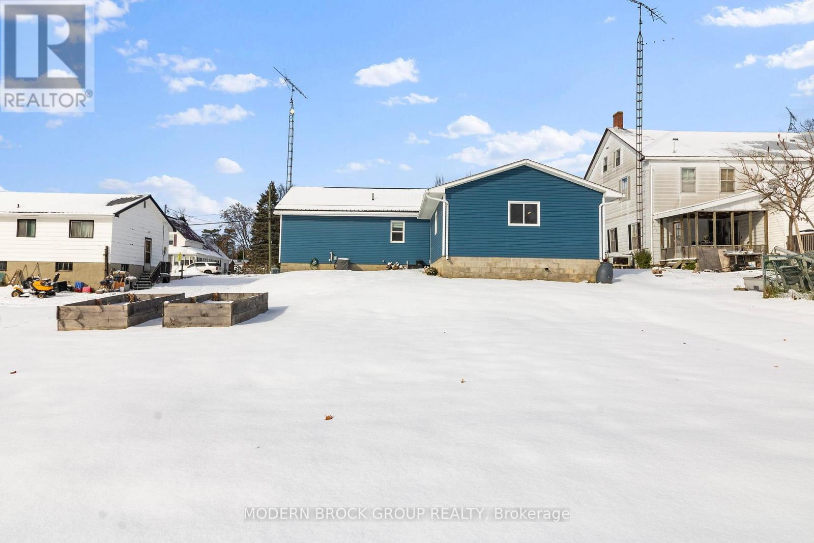 11 Main Street W, Athens, Ontario K0E 1B0 - Photo 6 - X12536826