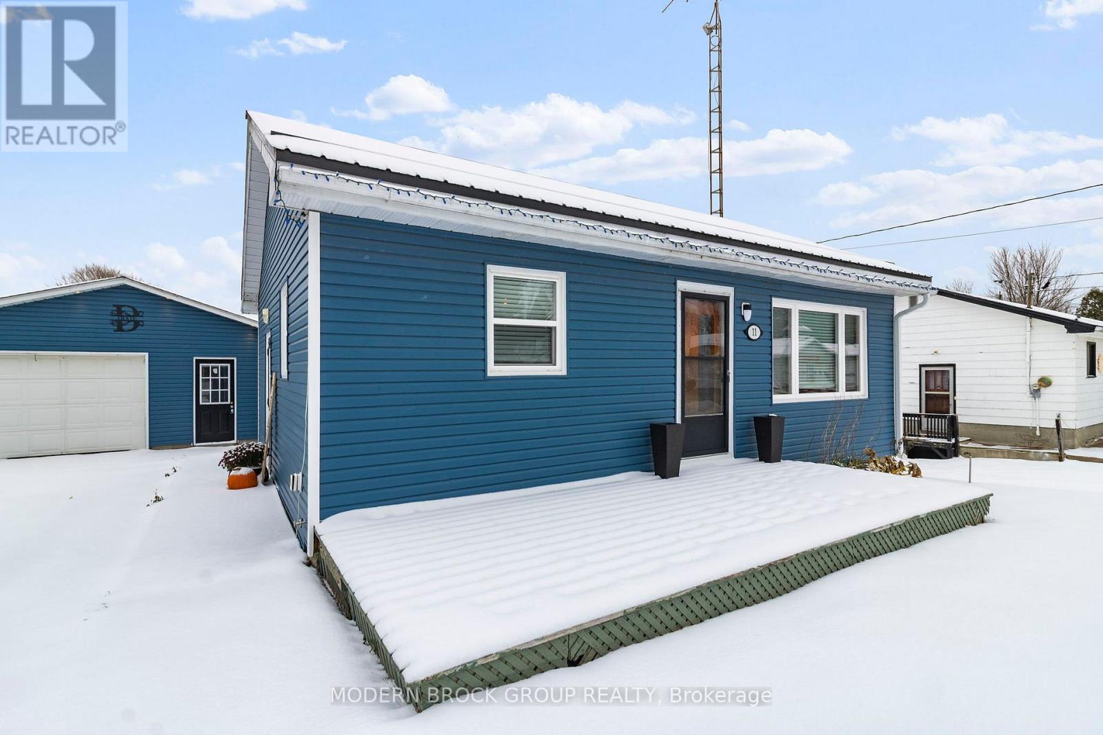 11 Main Street W, Athens, Ontario K0E 1B0 - Photo 8 - X12536826