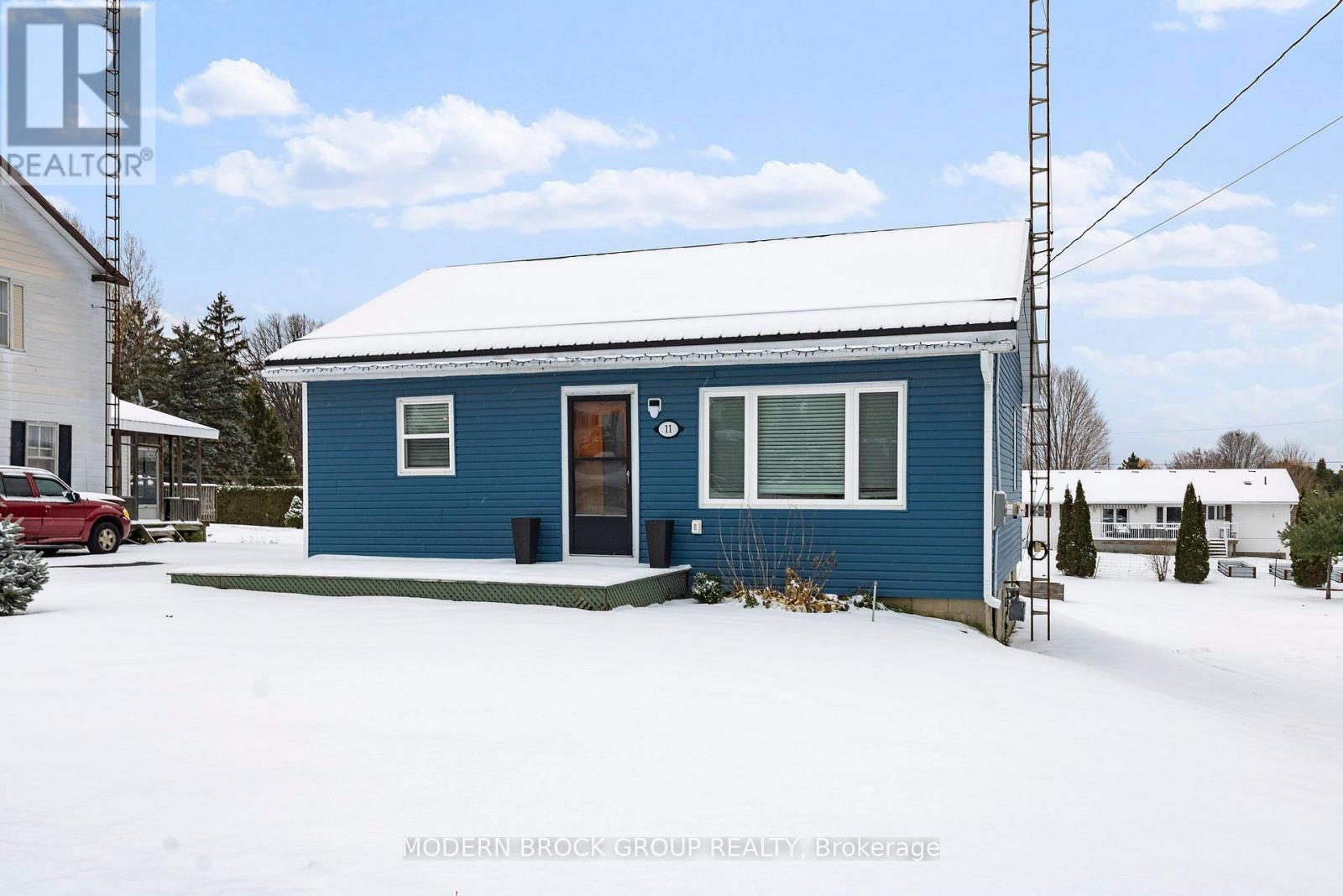 11 Main Street W, Athens, Ontario K0E 1B0 - Photo 9 - X12536826