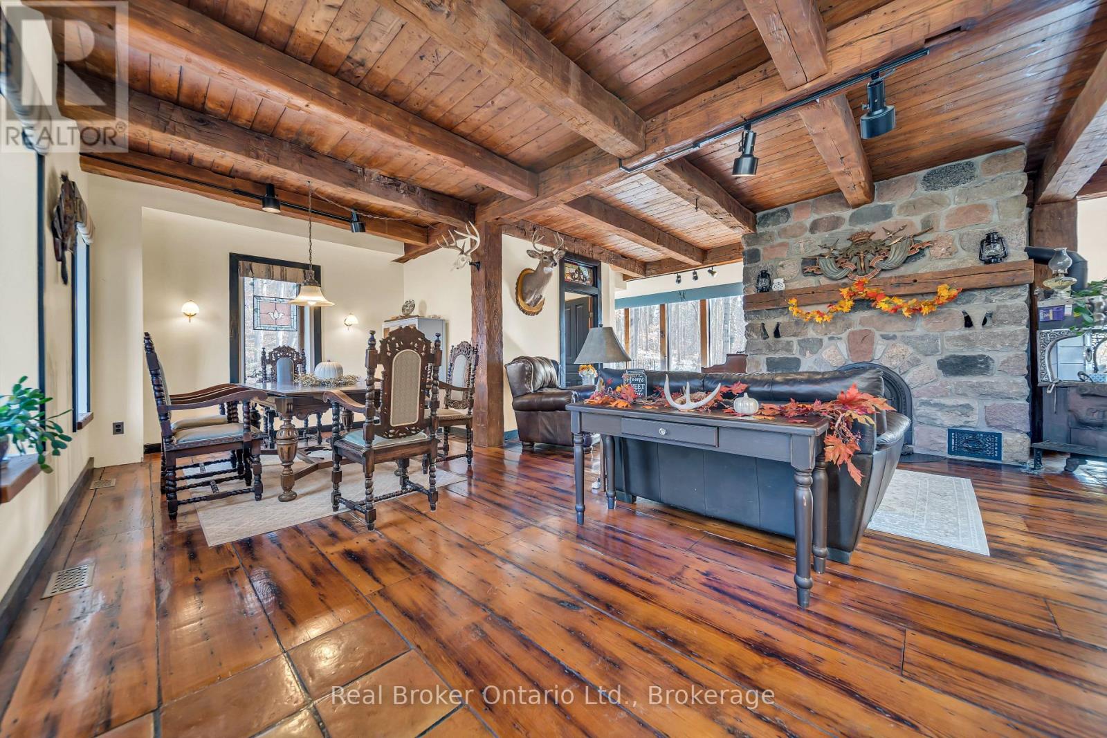 4766 Hyndman Drive, Southwest Middlesex, Ontario  N0L 1A0 - Photo 3 - X12536564