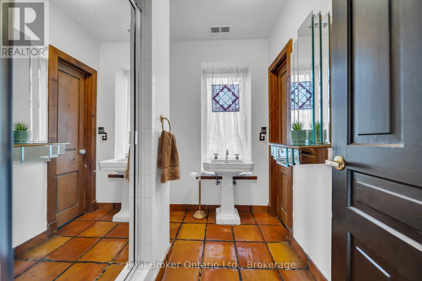 4766 Hyndman Drive, Southwest Middlesex, Ontario  N0L 1A0 - Photo 32 - X12536564