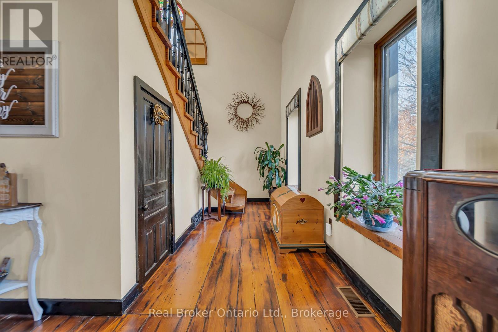 4766 Hyndman Drive, Southwest Middlesex, Ontario  N0L 1A0 - Photo 33 - X12536564