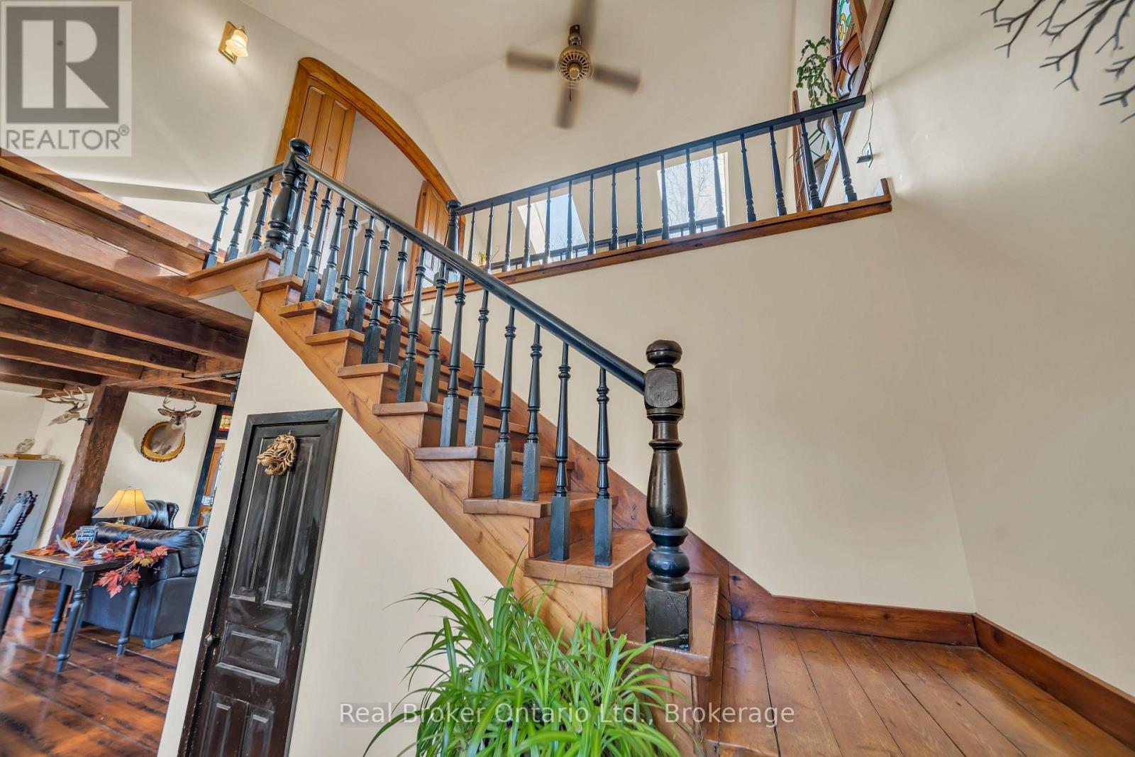 4766 Hyndman Drive, Southwest Middlesex, Ontario  N0L 1A0 - Photo 34 - X12536564