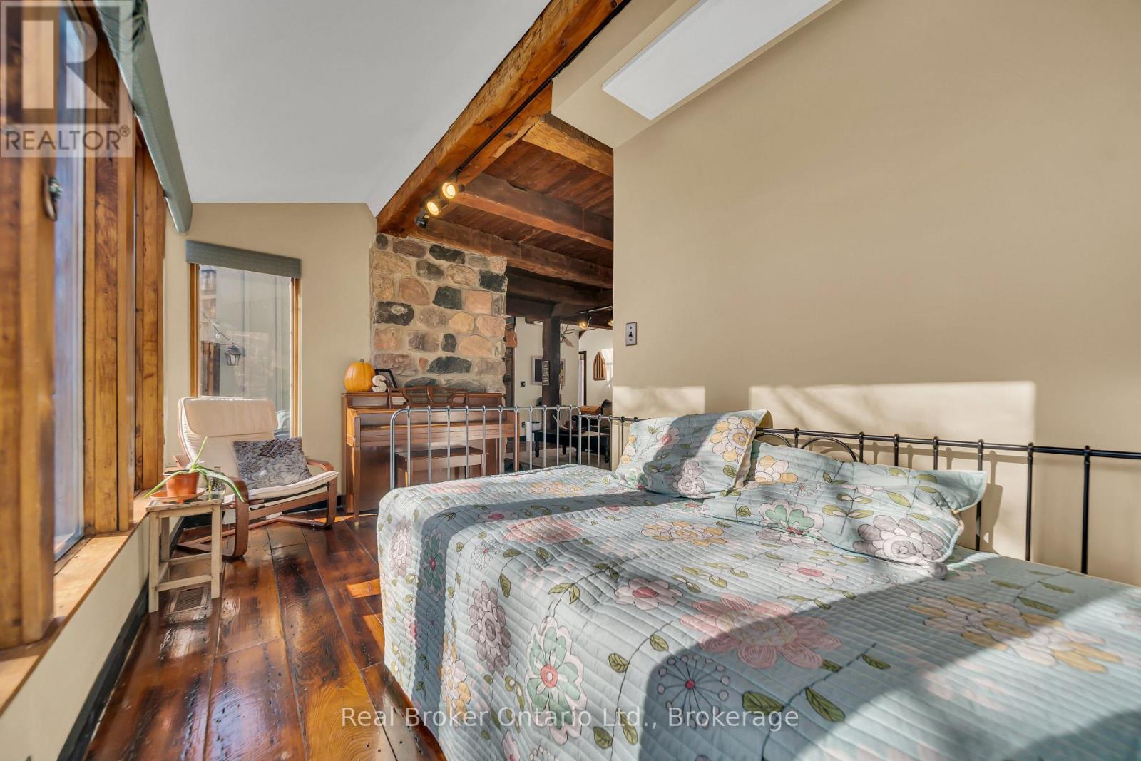 4766 Hyndman Drive, Southwest Middlesex, Ontario  N0L 1A0 - Photo 8 - X12536564