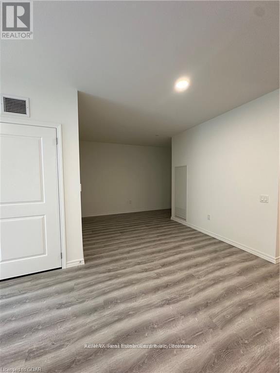 202 - 181 Elmira Road S, Guelph, Ontario  N1K 0E3 - Photo 12 - X12536690
