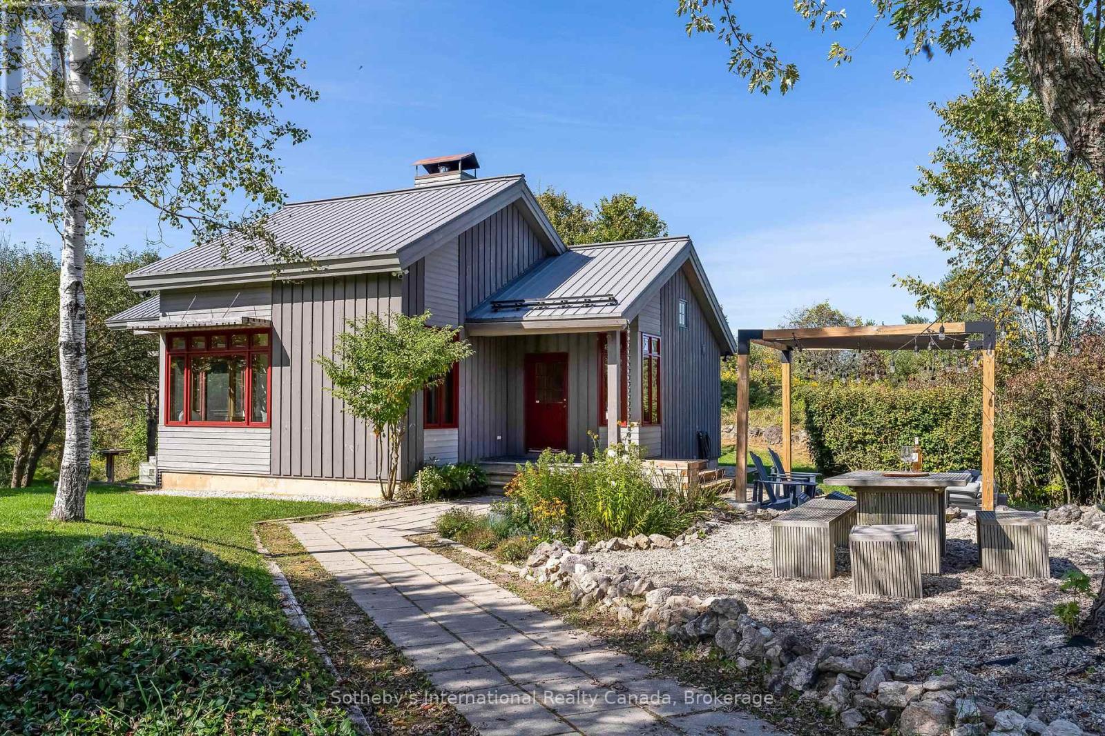 797462-EAST-BACK-LINE, Chatsworth