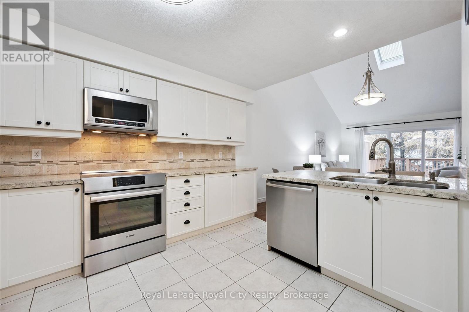 92 Schroder Crescent, Guelph, Ontario  N1E 7B4 - Photo 18 - X12536770