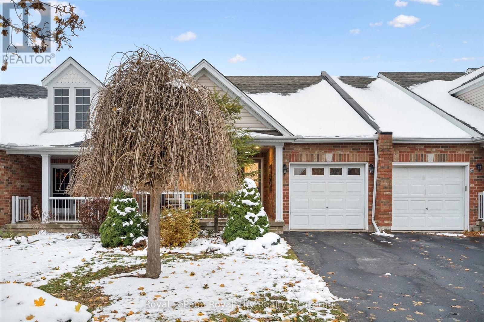 92 Schroder Crescent, Guelph, Ontario  N1E 7B4 - Photo 2 - X12536770