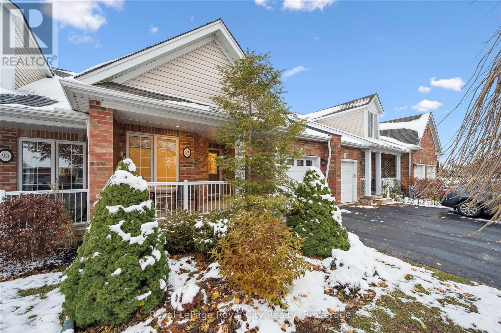 92 Schroder Crescent, Guelph, Ontario  N1E 7B4 - Photo 4 - X12536770