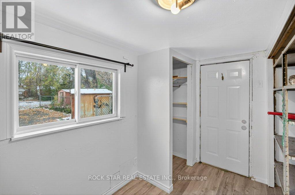 71 Teal Avenue, Hamilton, Ontario  L8E 3B3 - Photo 13 - X12536412