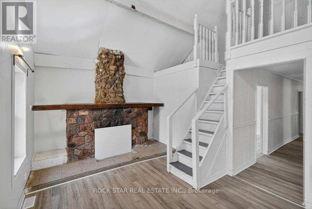 71 Teal Avenue, Hamilton, Ontario  L8E 3B3 - Photo 3 - X12536412