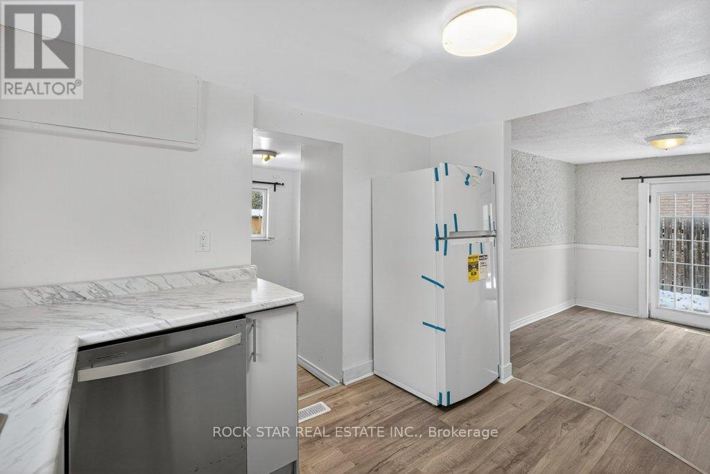 71 Teal Avenue, Hamilton, Ontario  L8E 3B3 - Photo 8 - X12536412