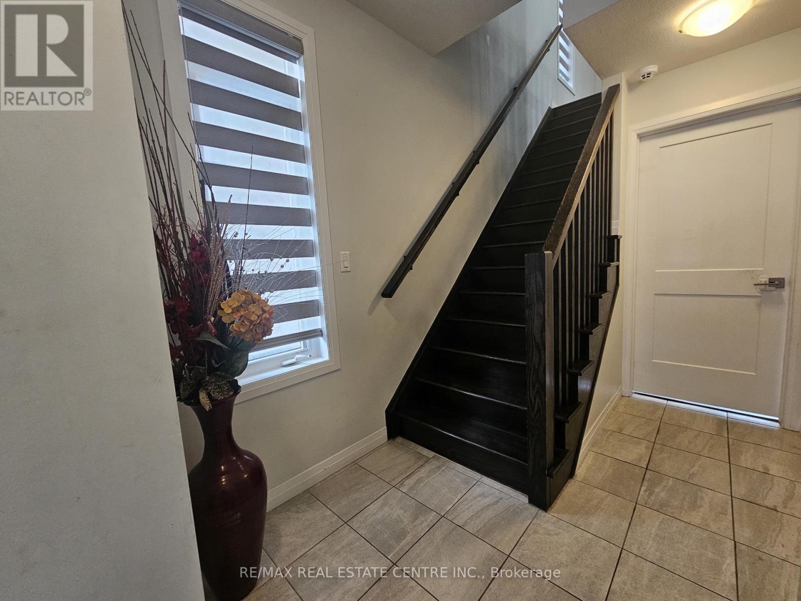 213 - 30 Times Square Boulevard S, Hamilton, Ontario  L8J 0M1 - Photo 10 - X12536446