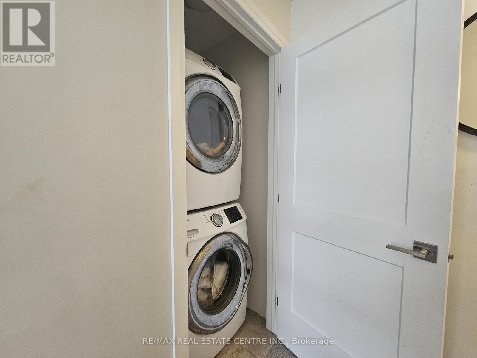 213 - 30 Times Square Boulevard S, Hamilton, Ontario  L8J 0M1 - Photo 14 - X12536446