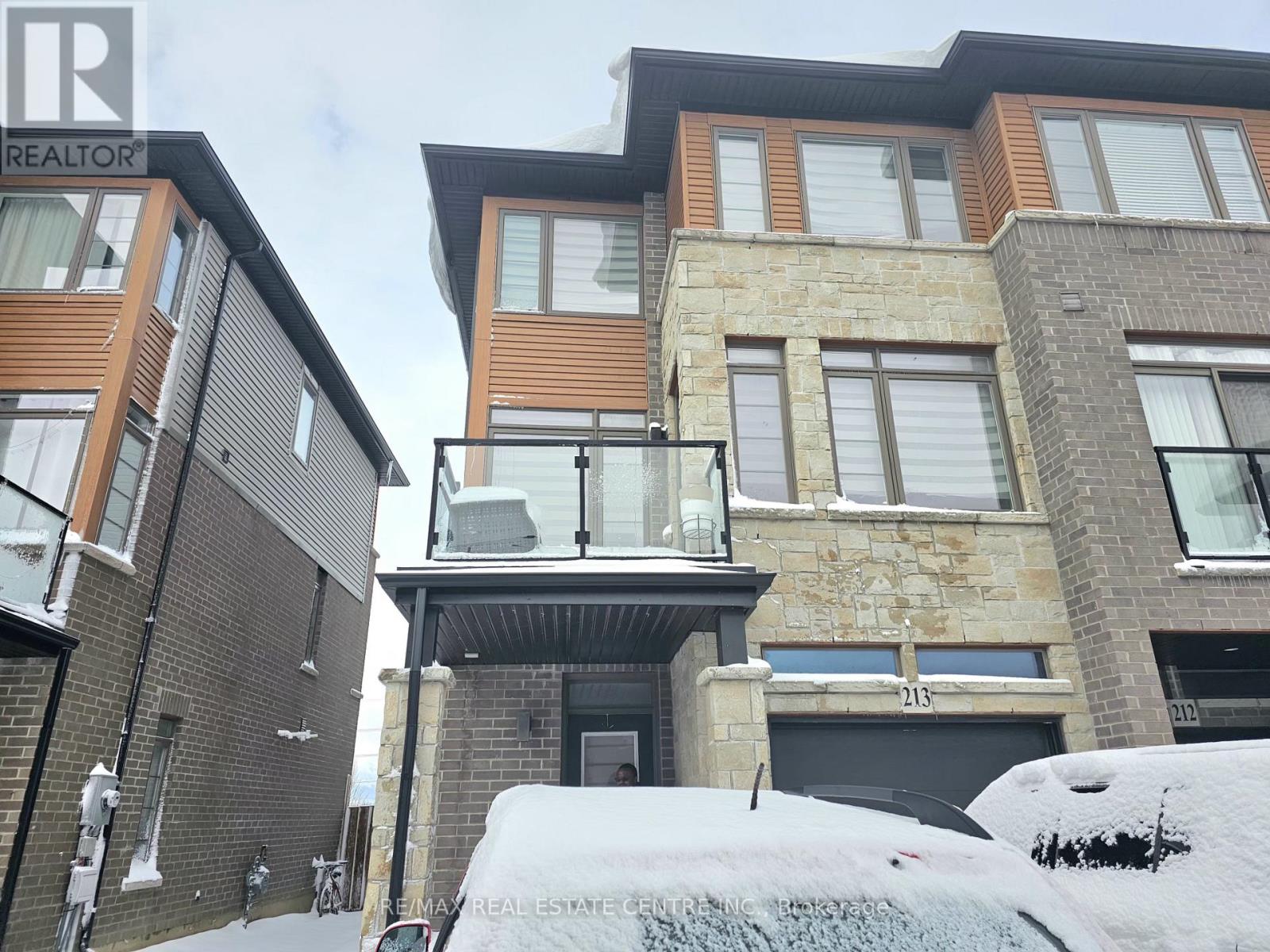 213 - 30 Times Square Boulevard S, Hamilton, Ontario  L8J 0M1 - Photo 2 - X12536446