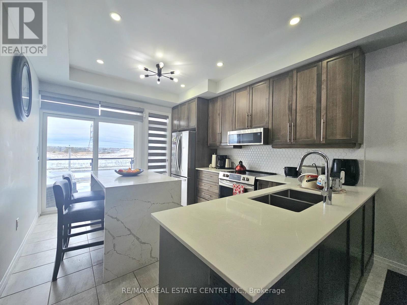 213 - 30 Times Square Boulevard S, Hamilton, Ontario  L8J 0M1 - Photo 23 - X12536446