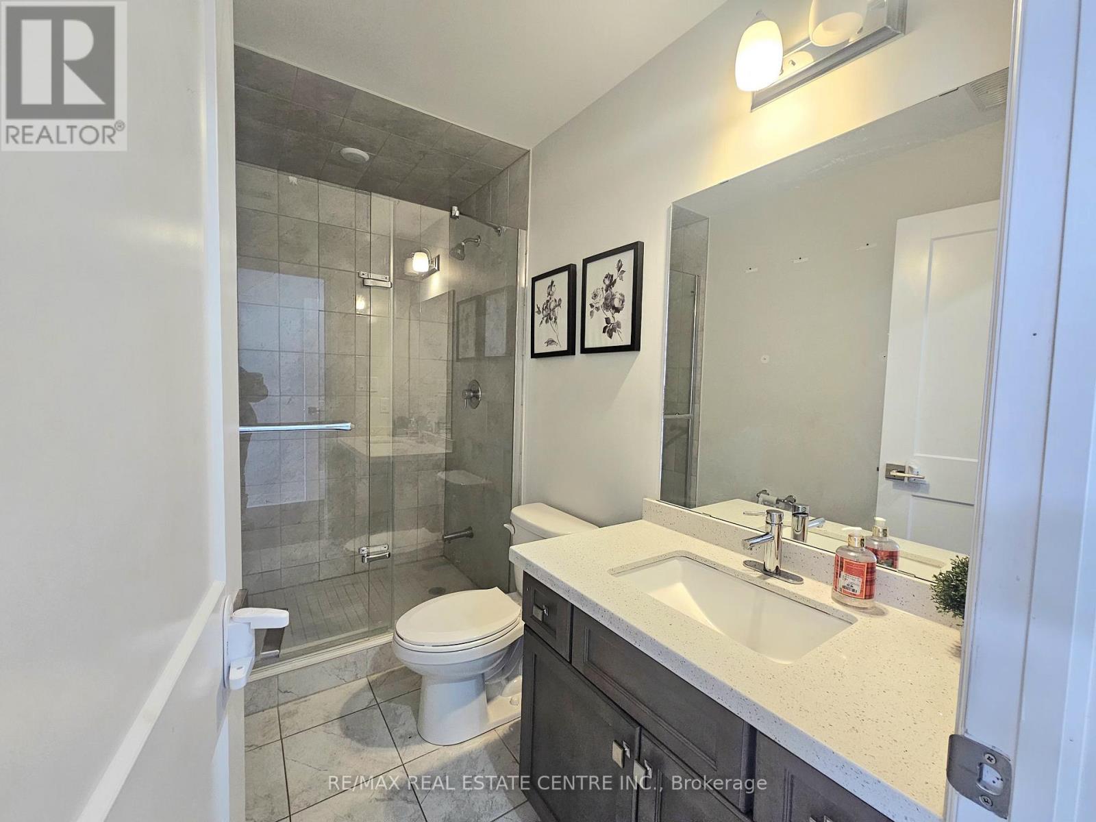 213 - 30 Times Square Boulevard S, Hamilton, Ontario  L8J 0M1 - Photo 8 - X12536446