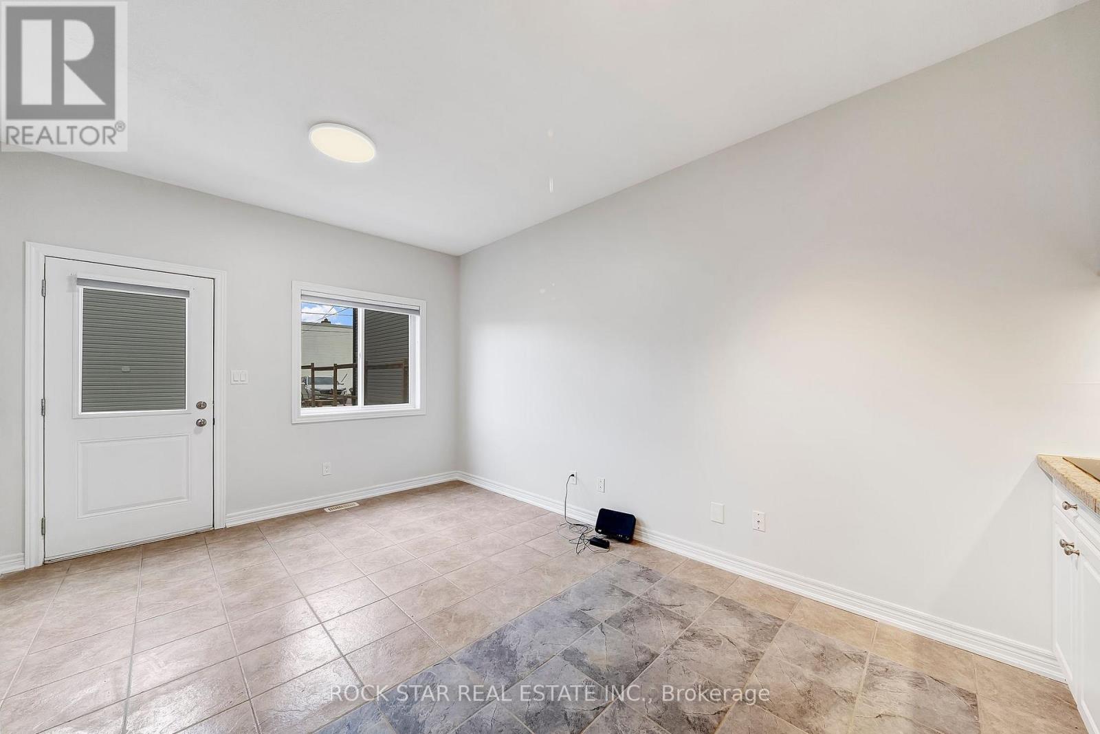 Lower - 11 Chestnut Street E, St. Catharines, Ontario  L2T 1G6 - Photo 4 - X12536516