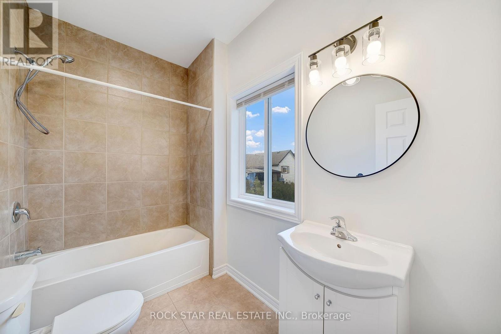 Lower - 11 Chestnut Street E, St. Catharines, Ontario  L2T 1G6 - Photo 5 - X12536516