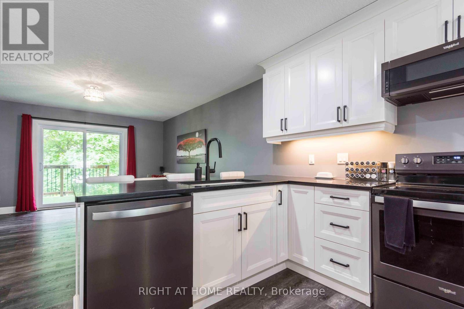 72 Gordon Street, Belleville, Ontario  K8P 3E8 - Photo 10 - X12536528