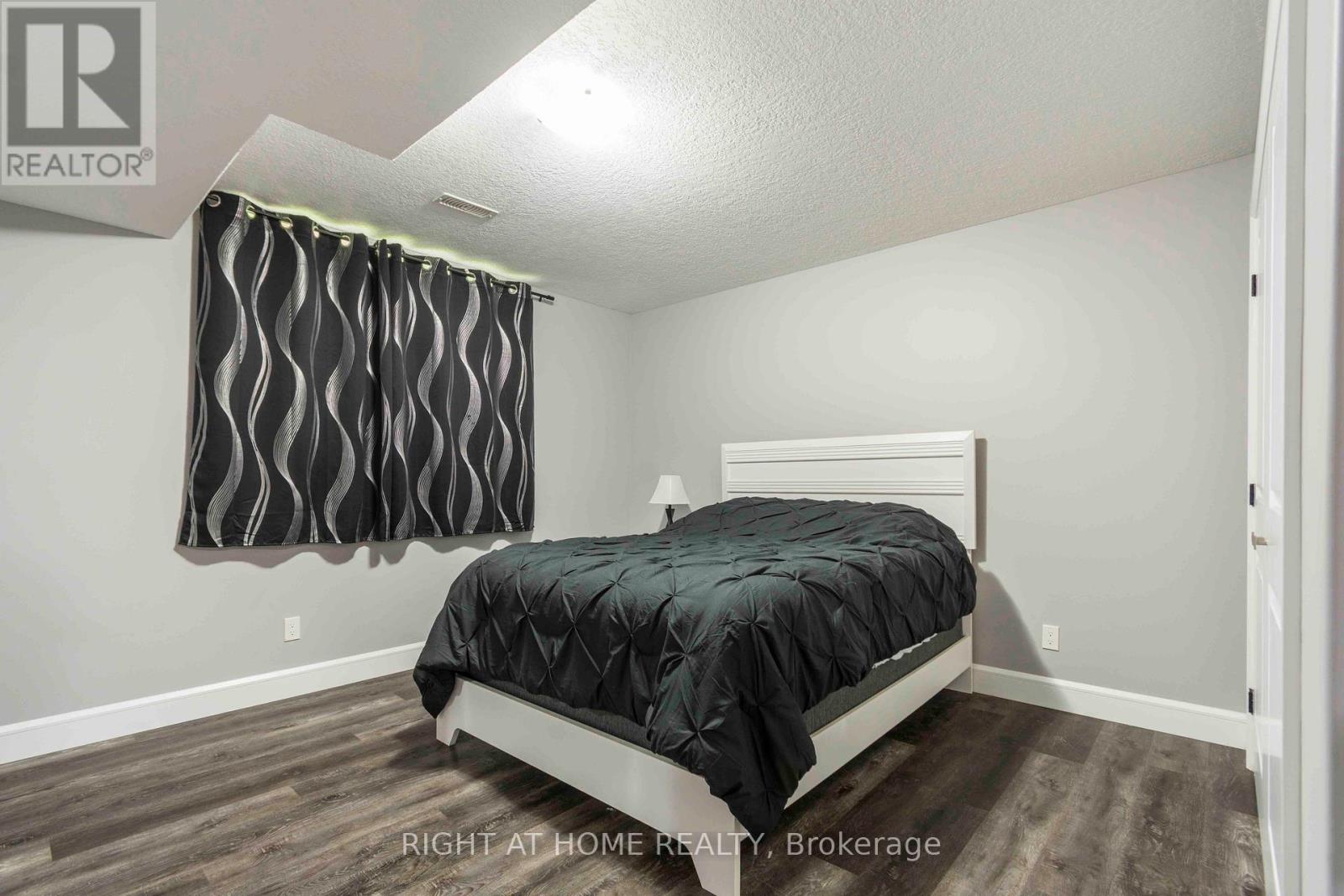 72 Gordon Street, Belleville, Ontario  K8P 3E8 - Photo 28 - X12536528