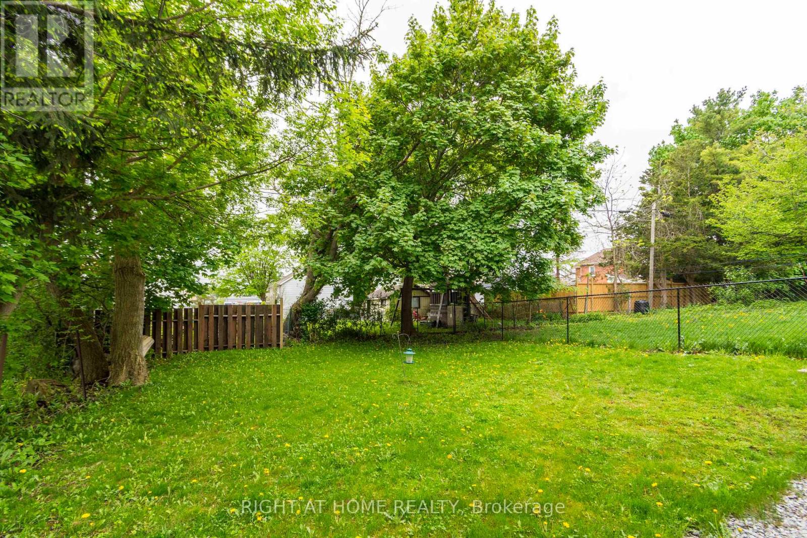 72 Gordon Street, Belleville, Ontario  K8P 3E8 - Photo 30 - X12536528