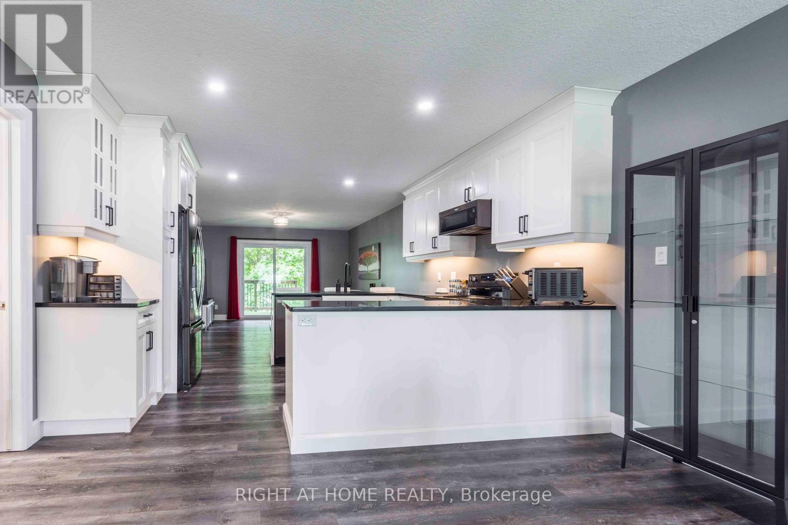 72 Gordon Street, Belleville, Ontario  K8P 3E8 - Photo 8 - X12536528