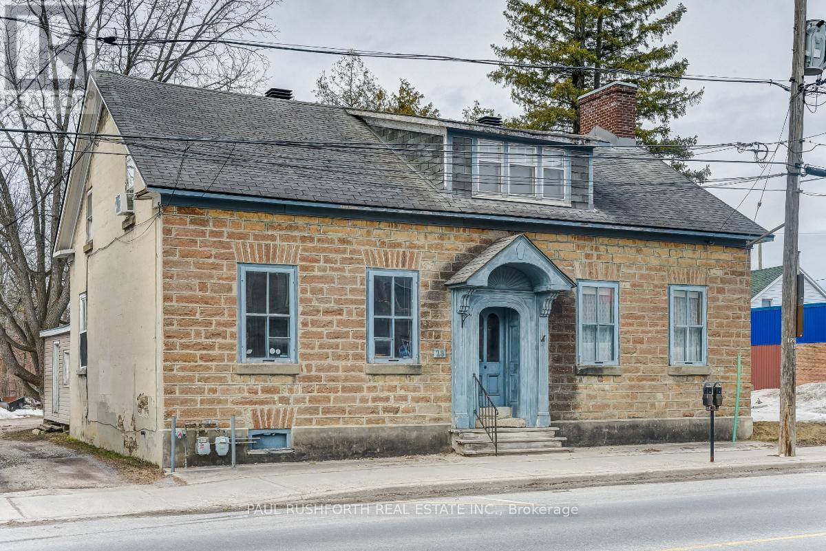 28 Wilson Street W, Perth, Ontario  K7H 2M9 - Photo 2 - X12117010