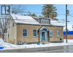 28 WILSON STREET W, Perth, Ontario