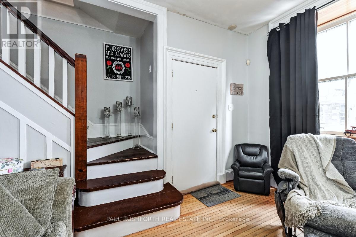 28 Wilson Street W, Perth, Ontario  K7H 2M9 - Photo 7 - X12117010