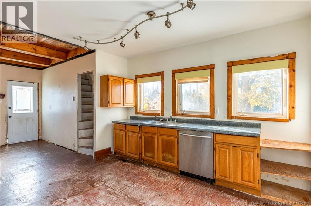 285 Immigrant Road, Cape Tormentine, New Brunswick  E4M 4A4 - Photo 13 - NB130031