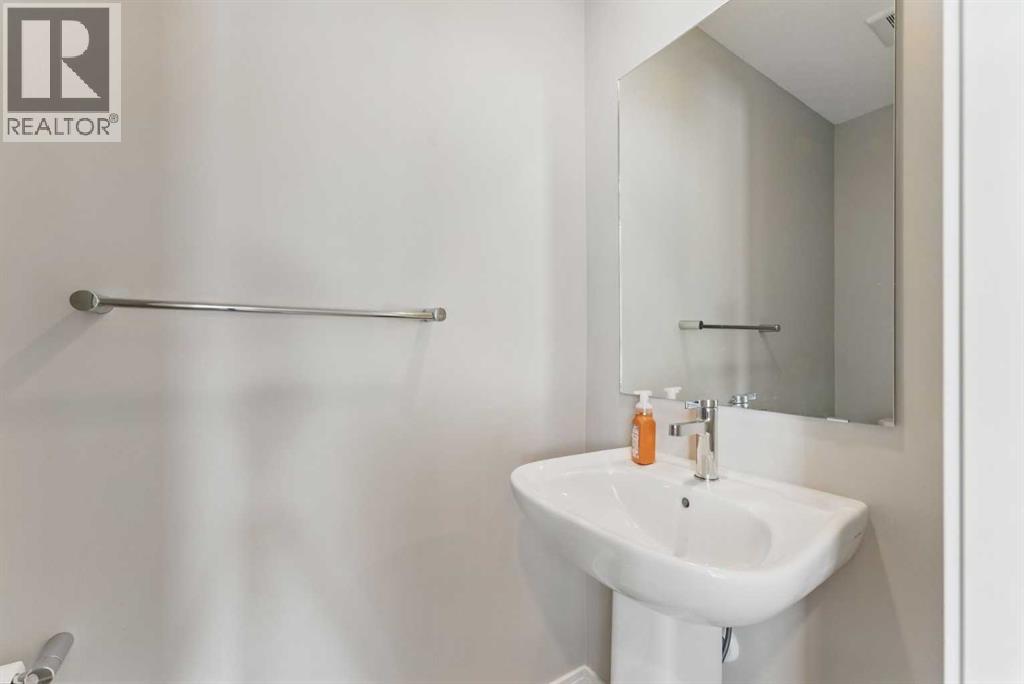 815 85 Street Sw, Calgary, Alberta  T3H 1W7 - Photo 6 - A2268379