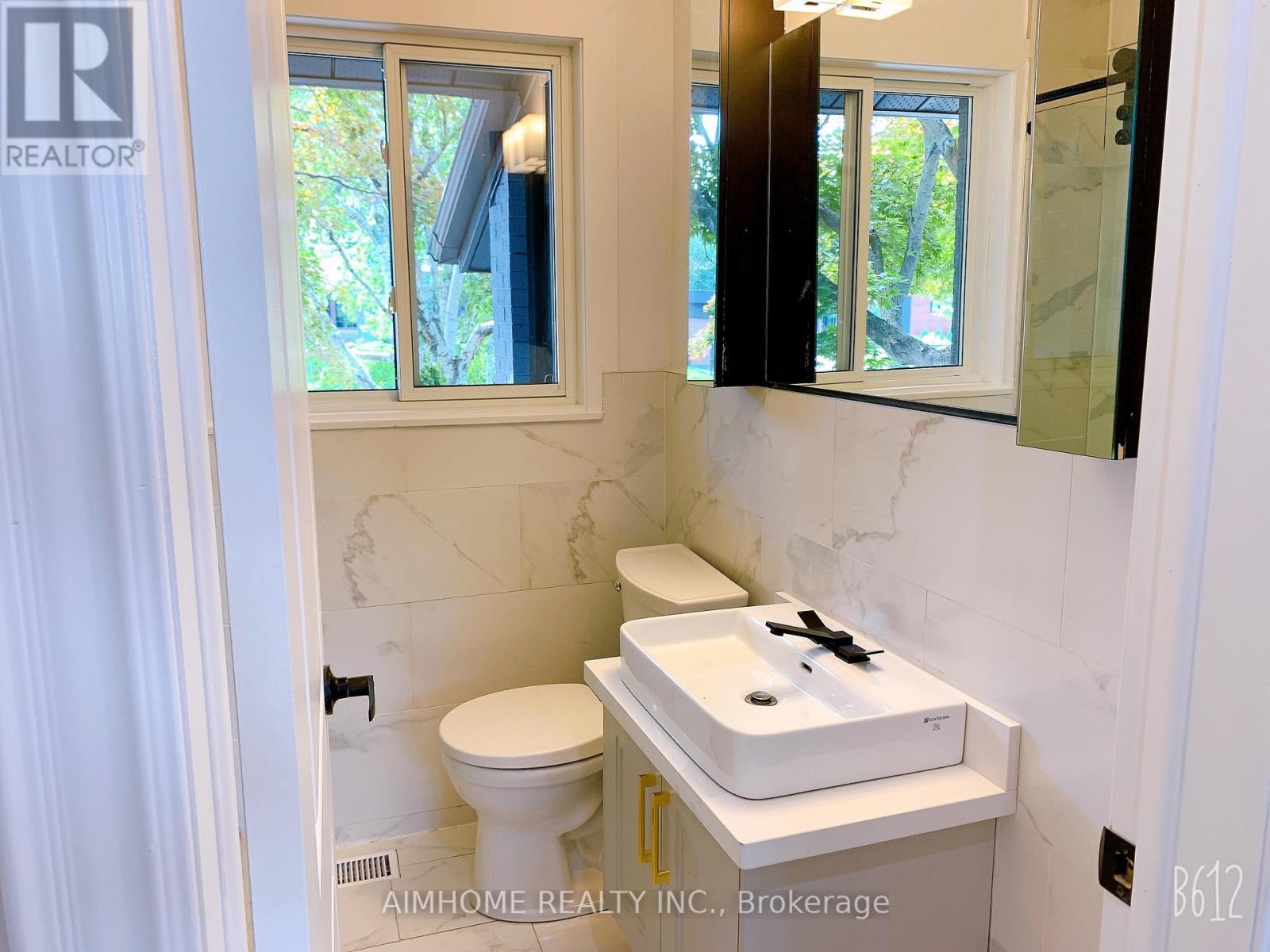 14 Sandalwood Place, Toronto, Ontario  M3B 1L6 - Photo 11 - C12536596