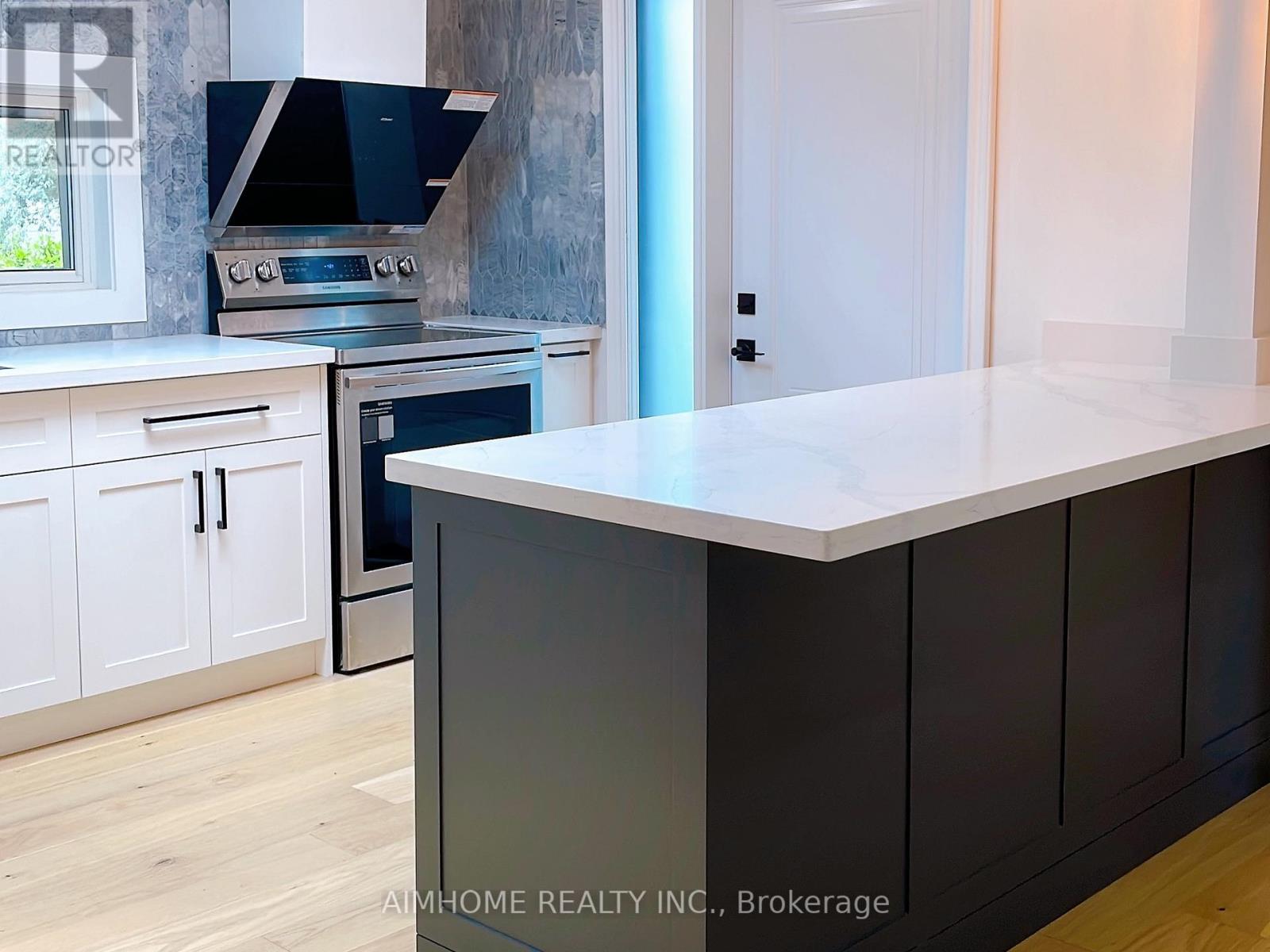 14 Sandalwood Place, Toronto, Ontario  M3B 1L6 - Photo 5 - C12536596